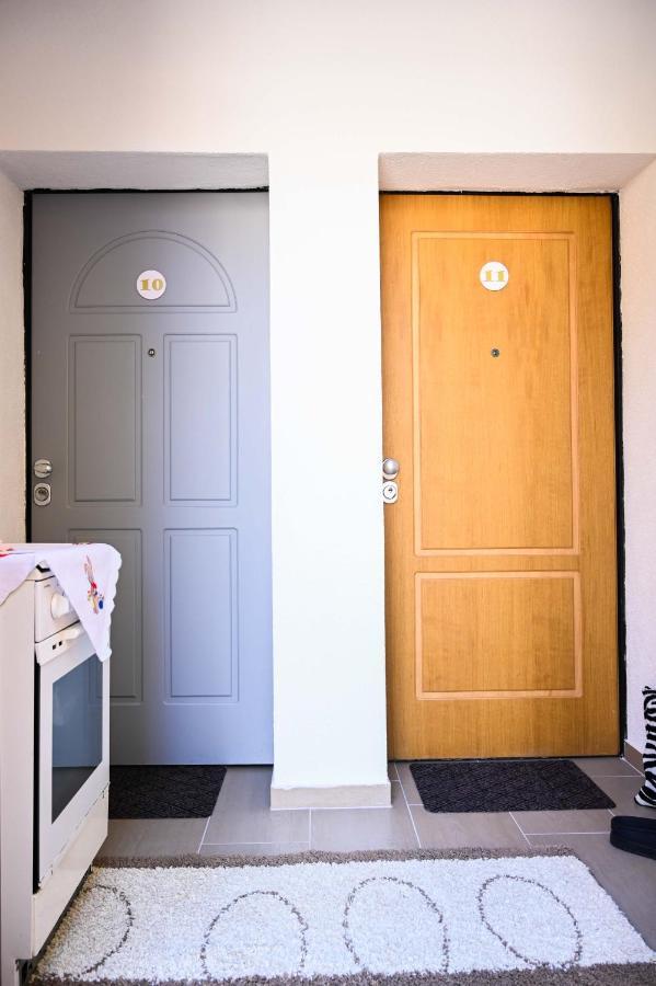 Elem Apartmani Skver トゥズラ エクステリア 写真