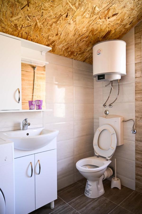 Elem Apartmani Skver トゥズラ エクステリア 写真